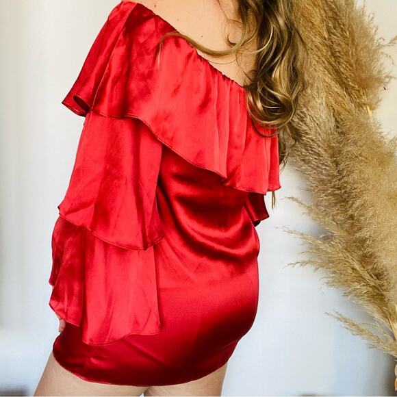 LOVERS + FRIENDS REVOLVE Rust Red Silky Off Shoulder Ruffle Tiered Mini Dress S - Picture 2 of 7